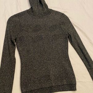 Karen Millen gold and black metallic knit turtleneck. Size M. Long sleeves.